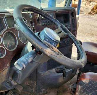 Mack Pinnacle CHU613 Steering Column for a 2016 Mack CHU613