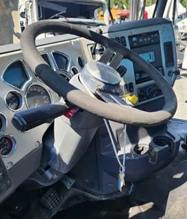 Mack Pinnacle CXU613 Steering Column for a 2018 Mack CXU613