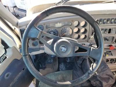 Mack Vision CXN613 Steering Column for a 2005 Mack CXN613