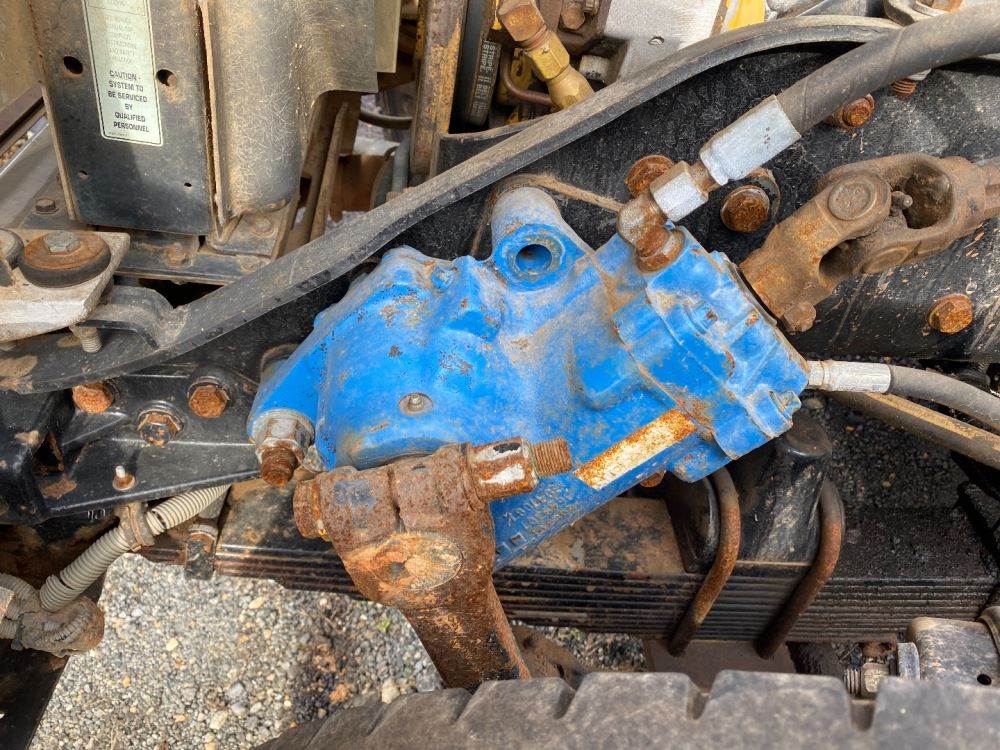 TRW/ROSS Steering Gear / Rack for a 2002 Kenworth W900 For Sale