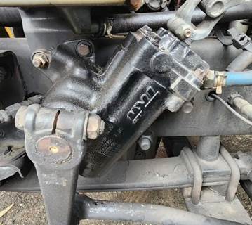 TRW/ROSS Steering Gear / Rack for a 2011 Freightliner Cascadia 125