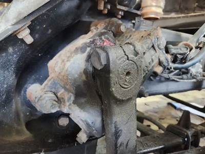 TRW/ROSS Steering Gear / Rack for a 2020 Freightliner Cascadia 126