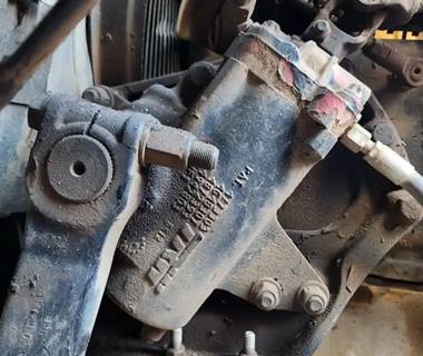 TRW/ROSS Steering Gear / Rack for a 2006 Kenworth T800
