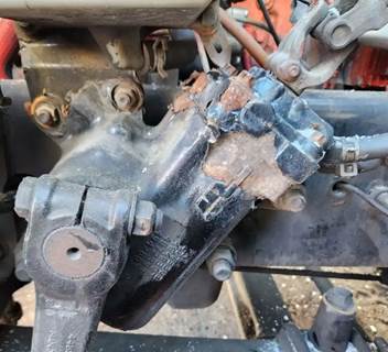 TRW/ROSS Steering Gear / Rack for a 2013 Freightliner Cascadia 125