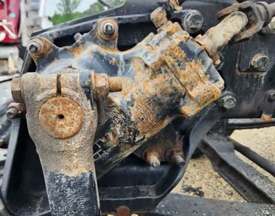 TRW/ROSS Steering Gear / Rack for a 2013 Peterbilt 386