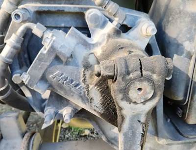 TRW/ROSS Steering Gear / Rack for a 2014 Peterbilt 389