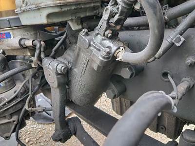 TRW/ROSS Steering Gear / Rack for a 2014 Freightliner Cascadia 125