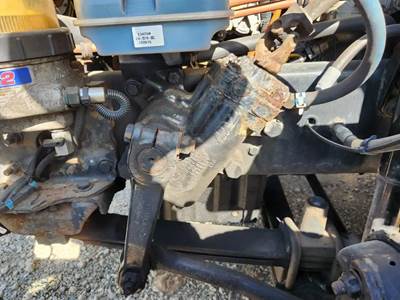 TRW/ROSS Steering Gear / Rack for a 2014 Freightliner Cascadia 125