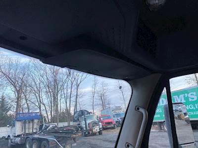 Freightliner Cascadia 113 Sun Visor