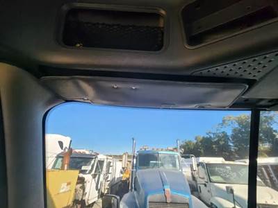 Freightliner Cascadia 113 Sun Visor