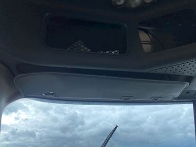 Freightliner Cascadia 125 Sun Visor