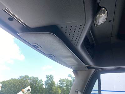 Freightliner Cascadia 125 Sun Visor