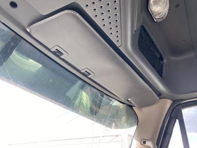 Freightliner Cascadia 125 Sun Visor
