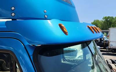 Freightliner Cascadia 125 Sun Visor