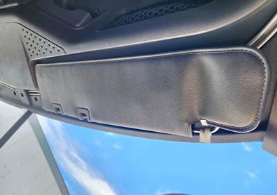Freightliner Cascadia 125 Sun Visor