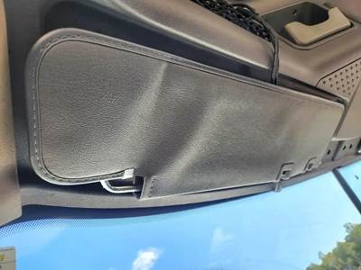 Freightliner Cascadia 125 Sun Visor