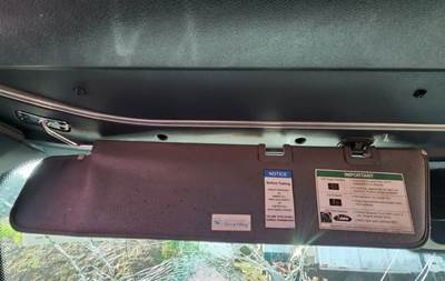 Freightliner Cascadia 126 Sun Visor