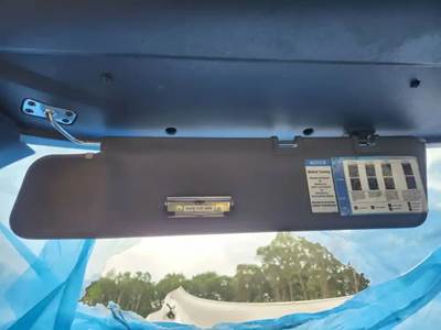 Freightliner Cascadia 126 Sun Visor