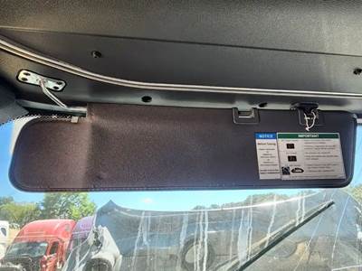 Freightliner Cascadia 126 Sun Visor