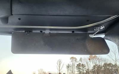 Freightliner Cascadia 126 Sun Visor