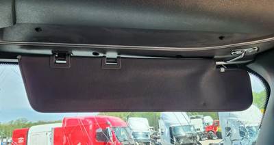 Freightliner Cascadia 126 Sun Visor