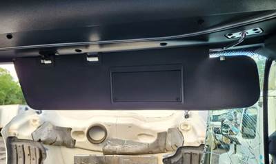 Freightliner Cascadia 126 Sun Visor