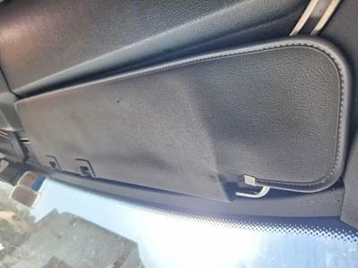 Freightliner Cascadia 126 Sun Visor
