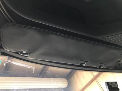 Freightliner Cascadia 132 Sun Visor