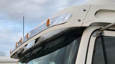 Freightliner Columbia 112 Sun Visor
