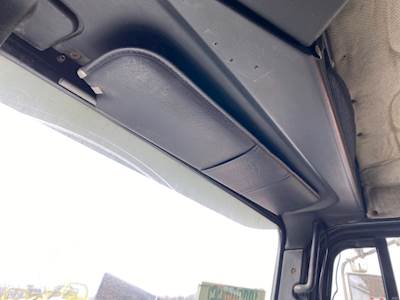 Freightliner FLD112 Sun Visor