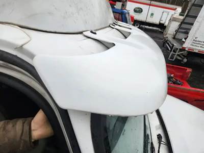 Freightliner M2 112 Sun Visor for a 2007 Freightliner M2 112 Medium Duty