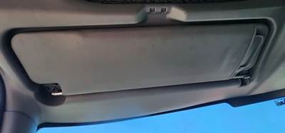 International 4400 LP Sun Visor