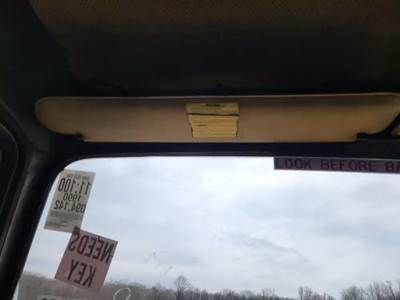 International 4600 Sun Visor