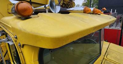 International F5070 Sun Visor for a 1993 International F-5070