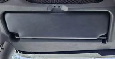 International RH613 Sun Visor