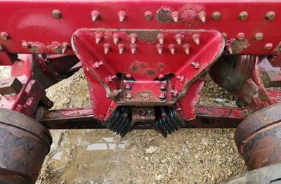 Hendrickson HAULMAAX Suspension for a 2013 Peterbilt 320