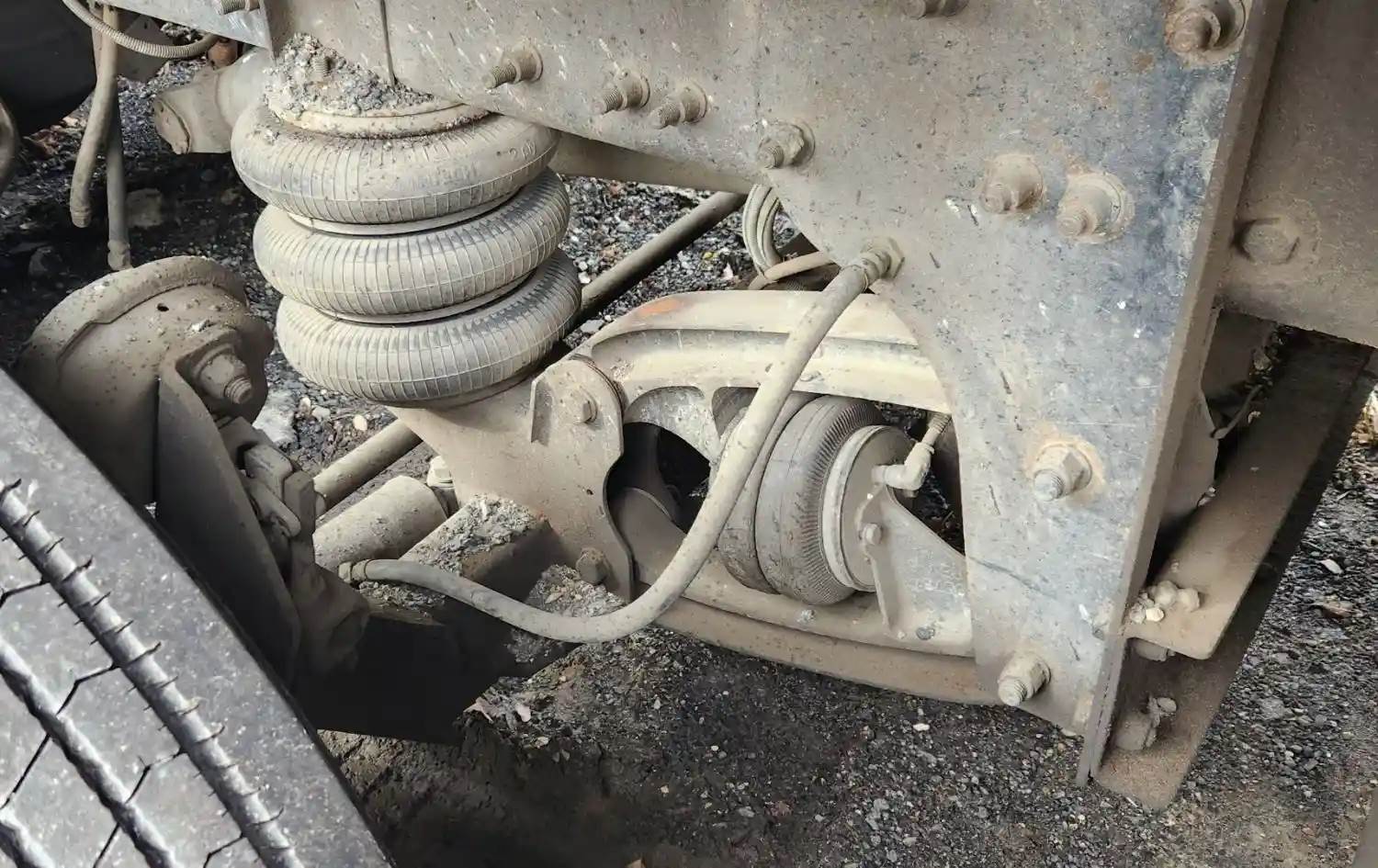 Hendrickson GU713 Tag / Pusher Axle for a 2008 Mack GU713 For Sale