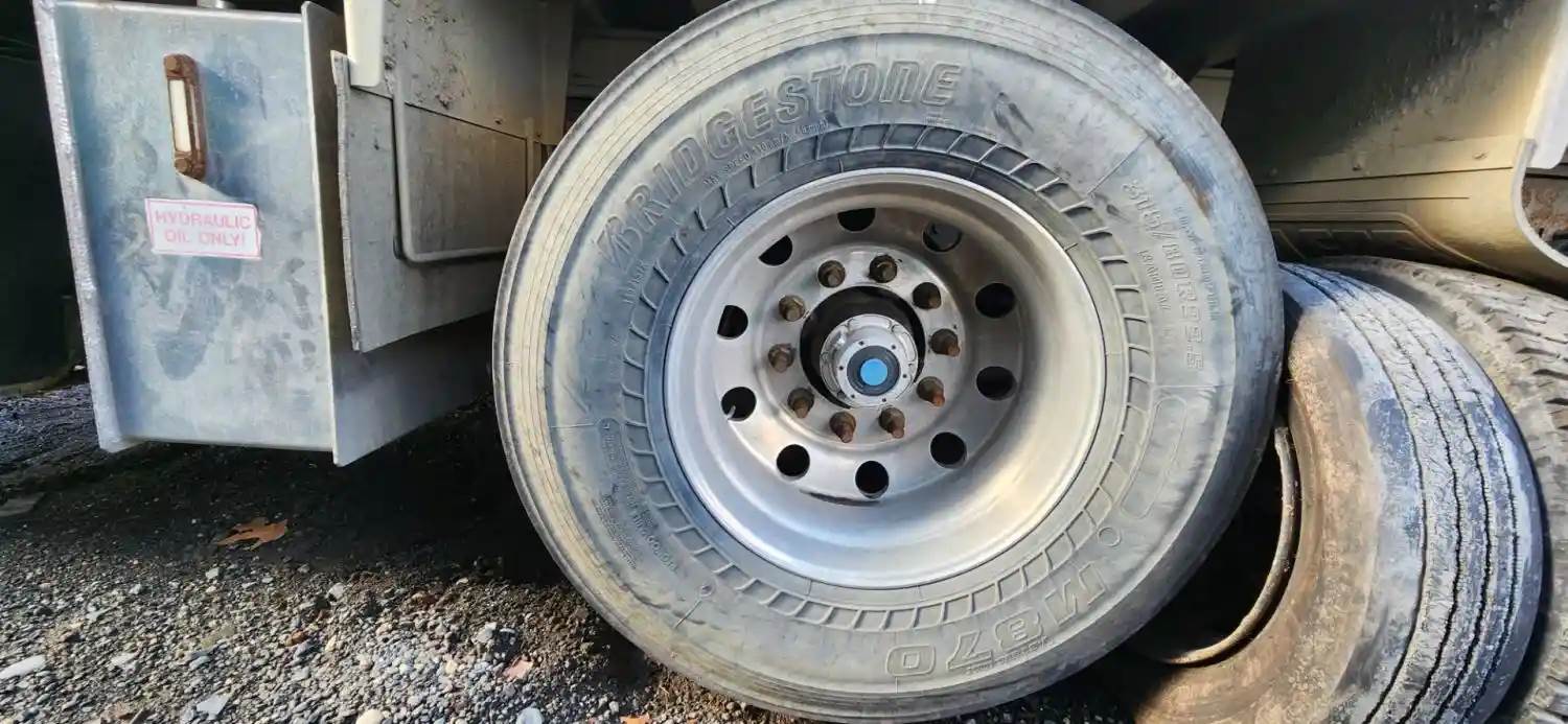 Hendrickson MT20A Tag / Pusher Axle for a 2014 Kenworth T800 For Sale