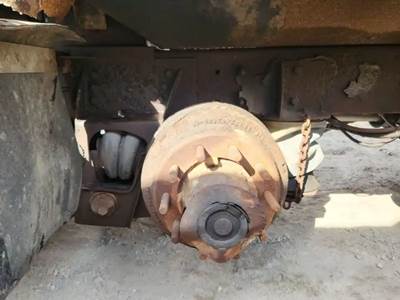 Hendrickson MT20A Tag / Pusher Axle for a 2003 International 7500