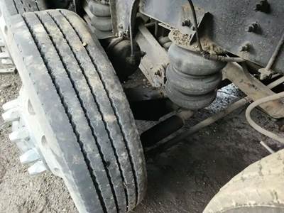 Hendrickson Tag / Pusher Axle for a 2000 Sterling L9522