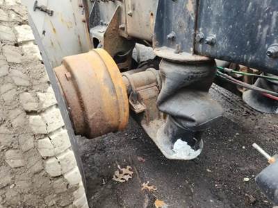 Hendrickson Tag / Pusher Axle for a 2008 Sterling L9500