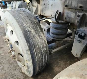 Hendrickson Tag / Pusher Axle for a 2001 Peterbilt 378