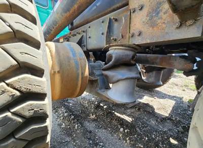 Hendrickson Tag / Pusher Axle for a 2005 Sterling L9500