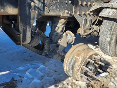Hendrickson Tag / Pusher Axle for a 2006 Peterbilt 357