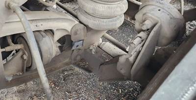 Hendrickson SCT13 Tag / Pusher Axle for a 2008 Mack GU713