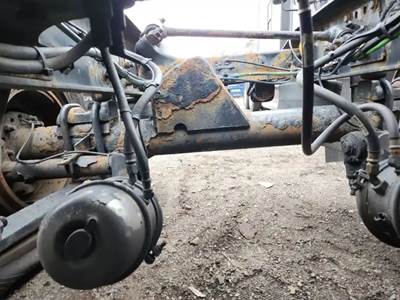 Meritor-Rockwell Tag / Pusher Axle for a 2013 Freightliner Cascadia 125