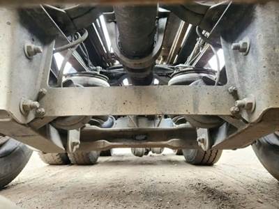 Meritor-Rockwell Tag / Pusher Axle for a 2006 Mack CV713 Granite