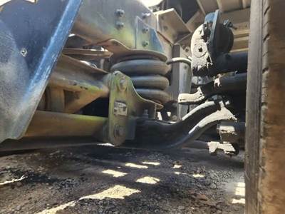 Meritor-Rockwell Tag / Pusher Axle for a 2000 Sterling L9500