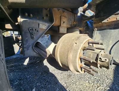 Ridewell Tag / Pusher Axle for a 2012 Peterbilt 367