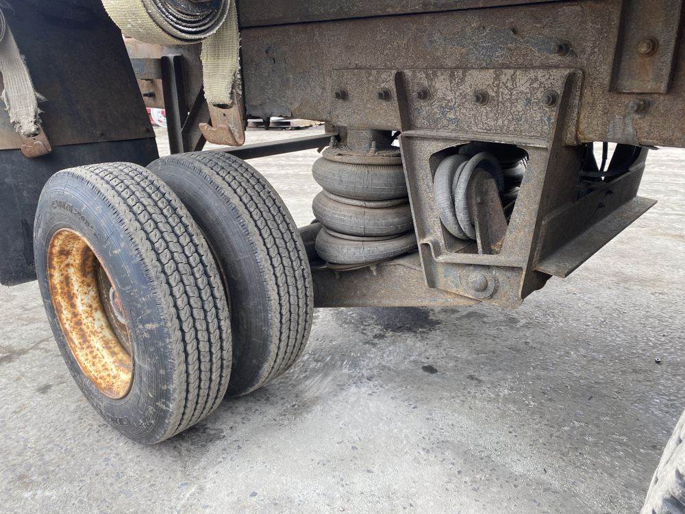 Watson & Chalin AL1300 Tag / Pusher Axle for a 2002 Sterling L9500 For